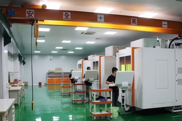 金型工場